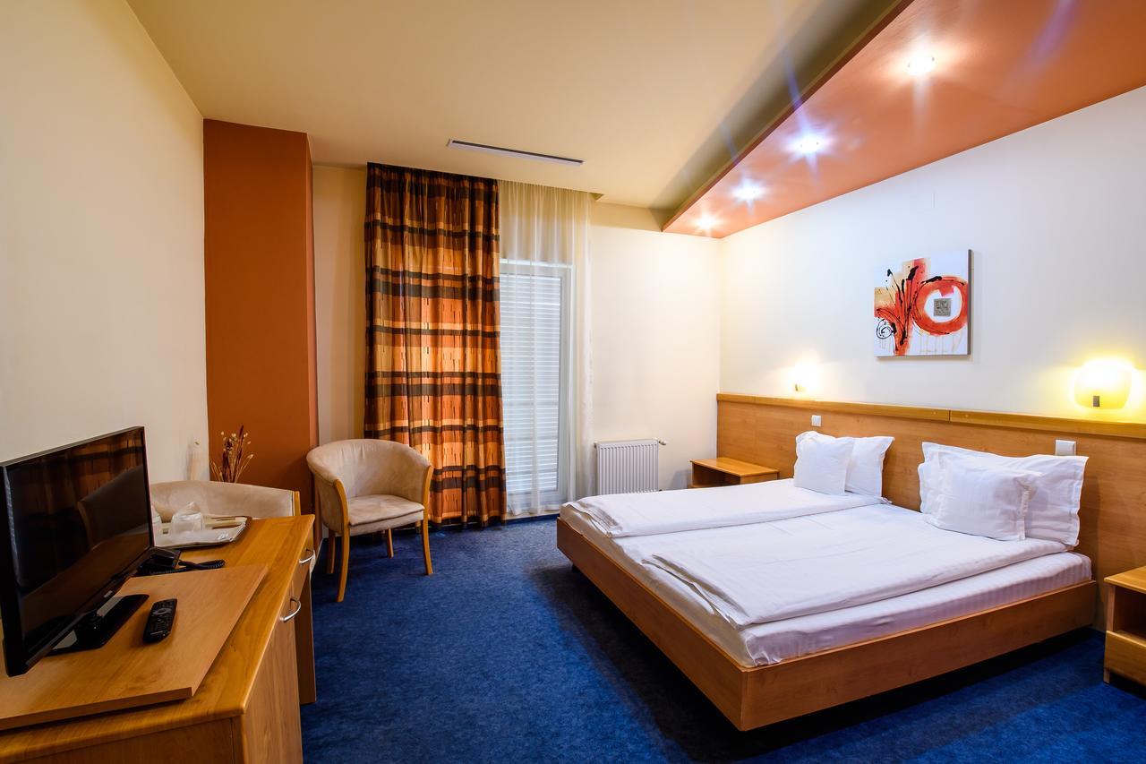Hotel Torontal Temesvár Kültér fotó